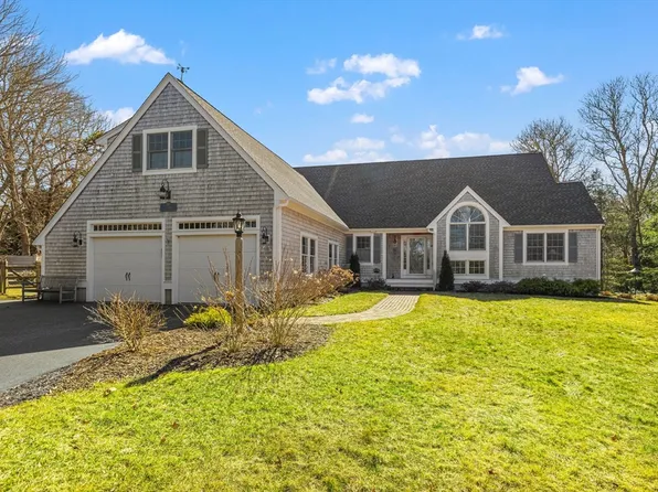 3 Elgin Rd, Bourne, MA 02532