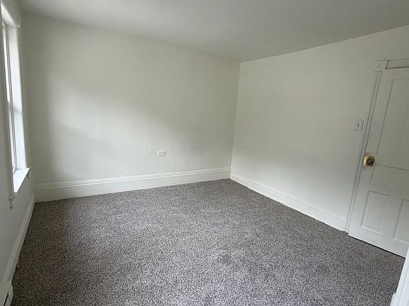 5th image of 420 Valley Rd