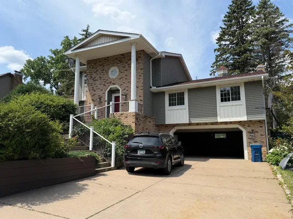 798 Torchwood Dr, New Brighton, MN 55112