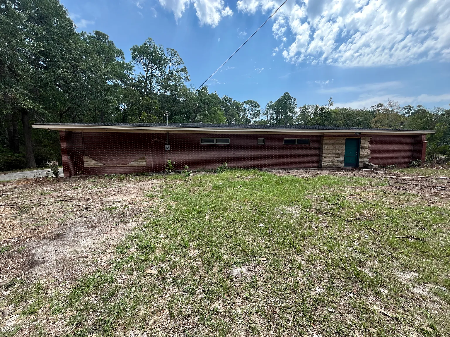 3 bed, 2370 sqft, $1,700 — Photo 1