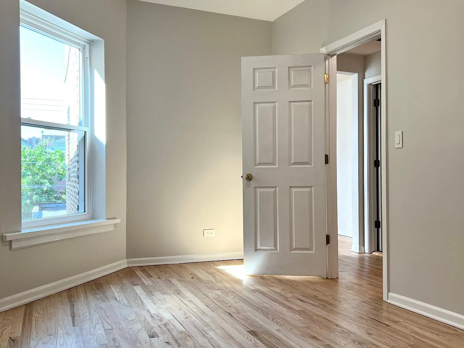 4830 N Saint Louis Ave — Photo 4