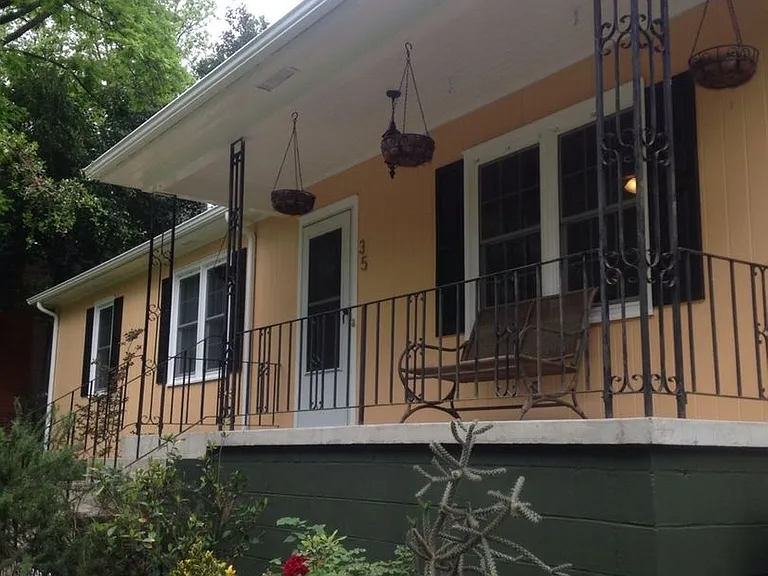 35 Jefferson Cir — Photo 2