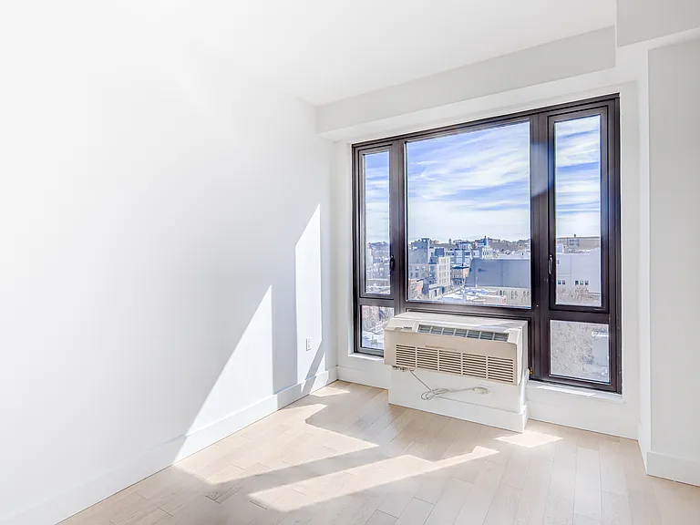 635 4th Ave #11O6 — Photo 3