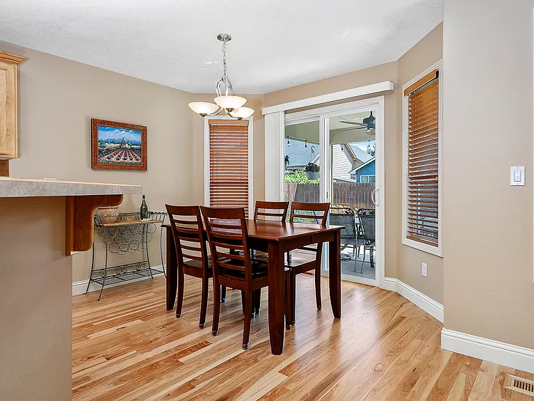 2315 E Conner St — Photo 10