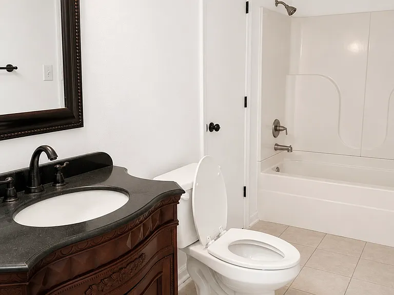 333 Seagraves Dr #333 — Photo 3