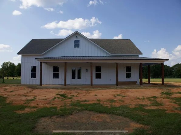 1372 Airport Rd, Magee, MS 39111