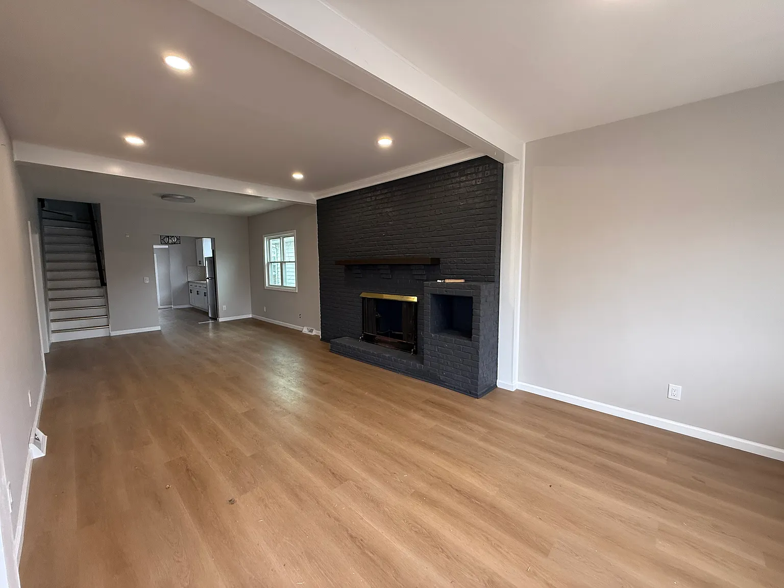 4 bed, 1970 sqft, $2,999 — Photo 2