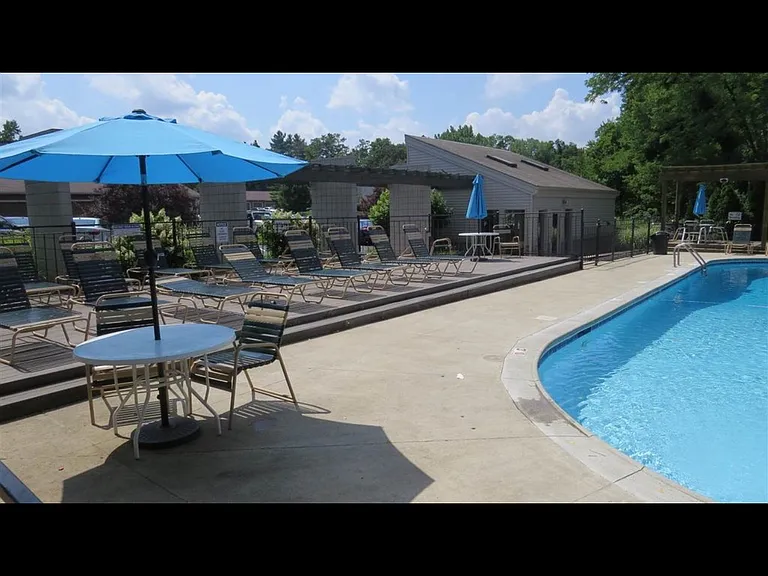 111 Winding Way — Photo 20