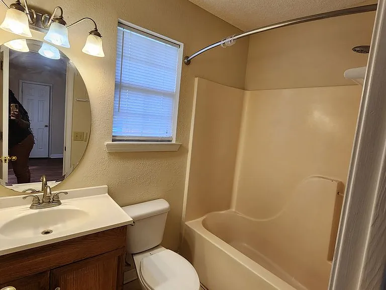 906 Rice Ct — Photo 16
