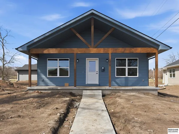 2210 N 26th St, Omaha, NE 68111