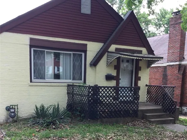 10056 Diamond Dr, Saint Louis, MO 63137