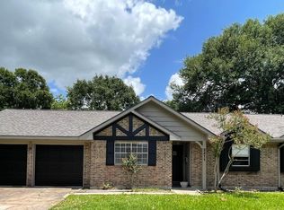 2211 Willow Blvd, Pearland, TX 77581