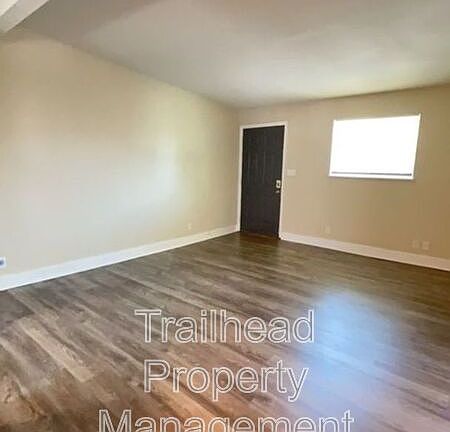3rd image of 4202 Lloyd St