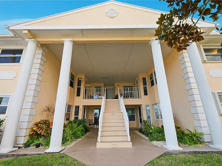 655 W Lake Jasmine Cir #207 — Photo 36