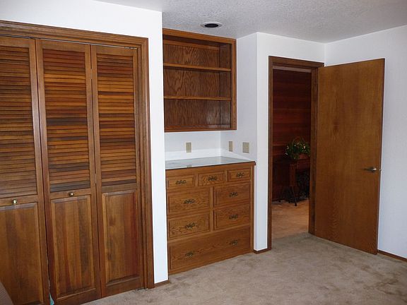 Guest/hobby room