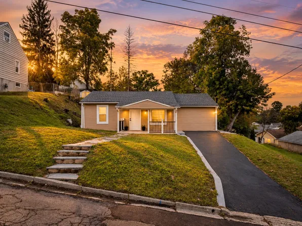806 Martin St, Endicott, NY 13760