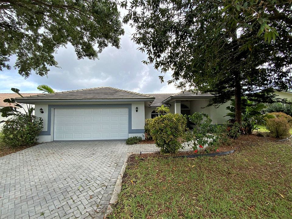1st image of 10832 Paso Fino Dr