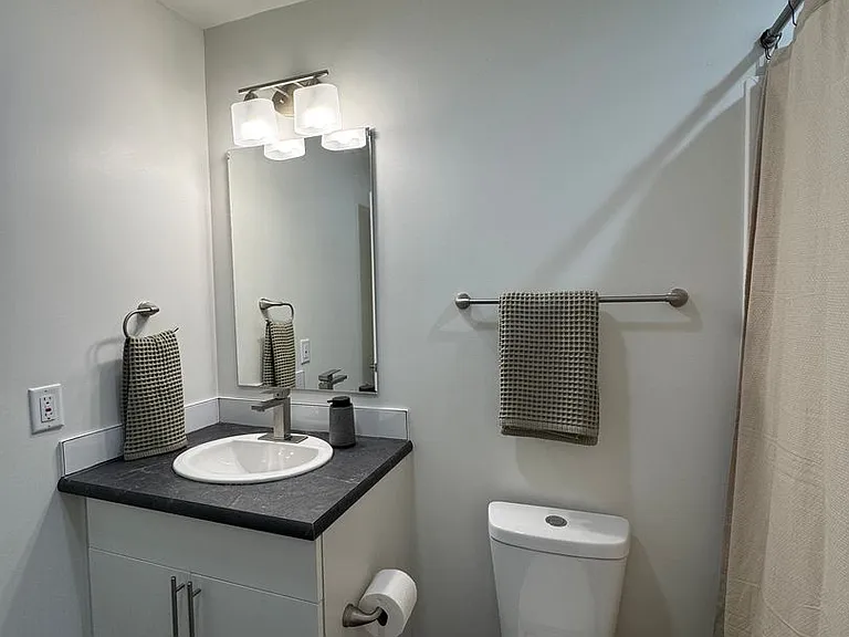 Bellaire Lofts — Photo 26