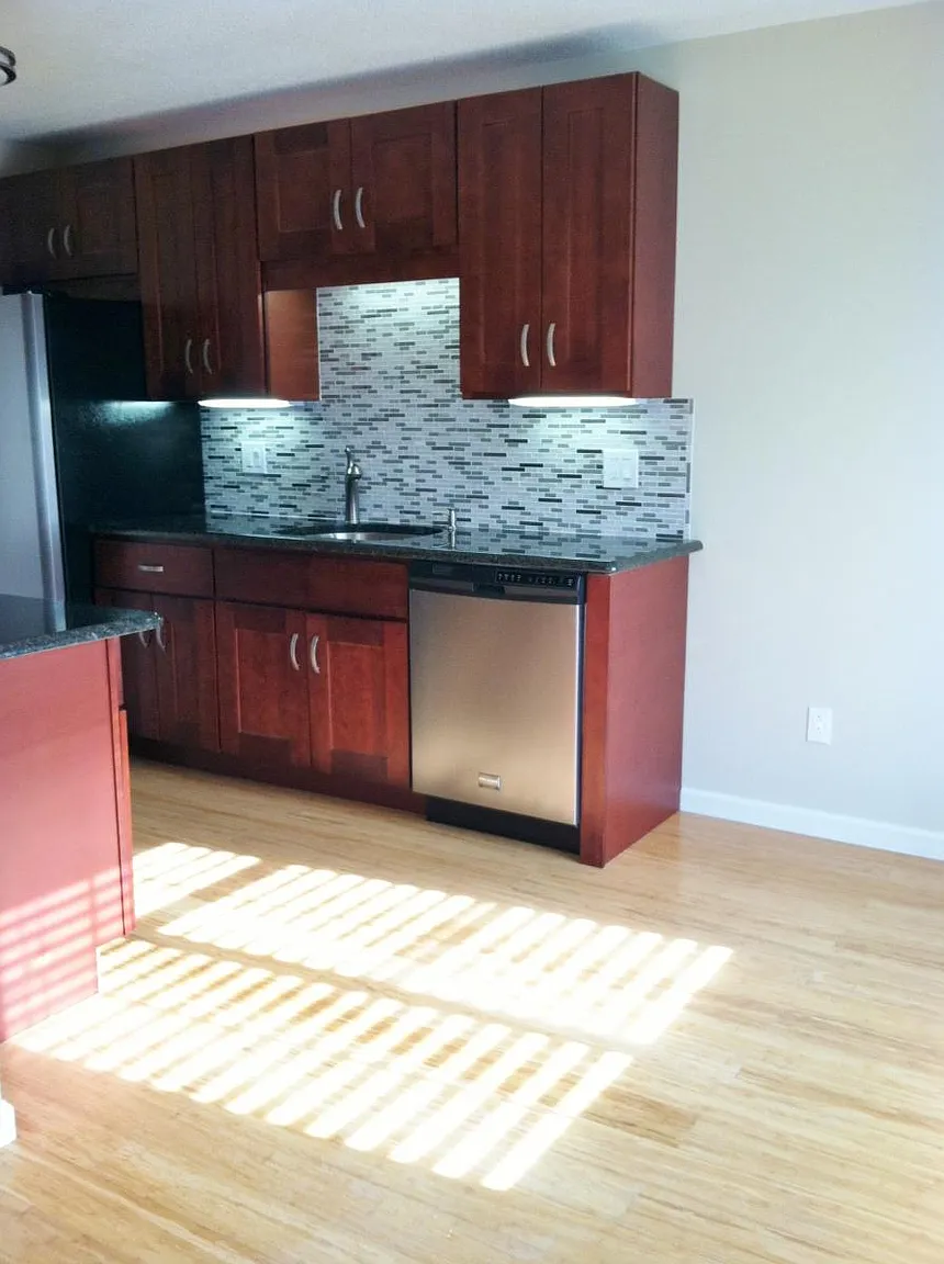 4515 W Bancroft St APT 9 photo 1