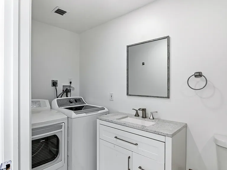 106 Auburn Dr — Photo 9