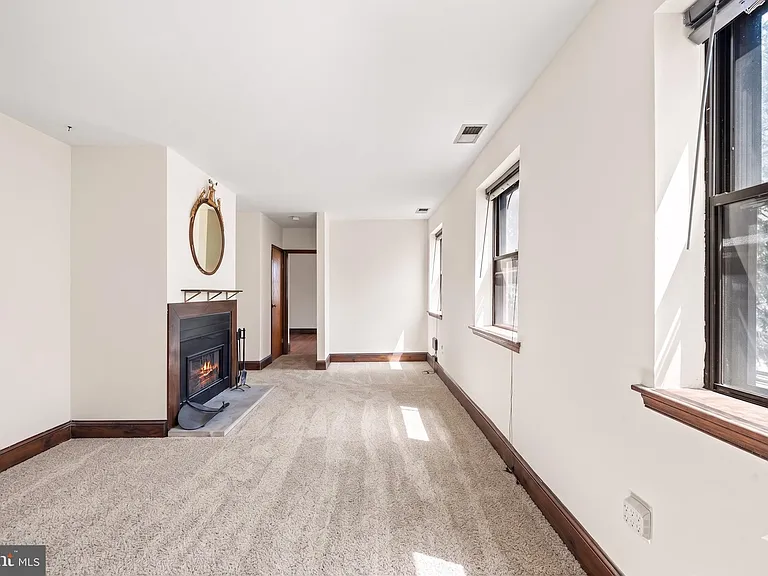 507 Catharine St #2 — Photo 8