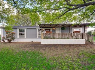 1526 Bear Creek Rd, Lancaster, TX 75146