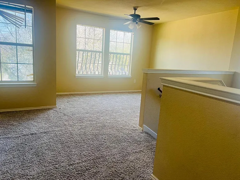 9200 Goldenview Dr — Photo 22