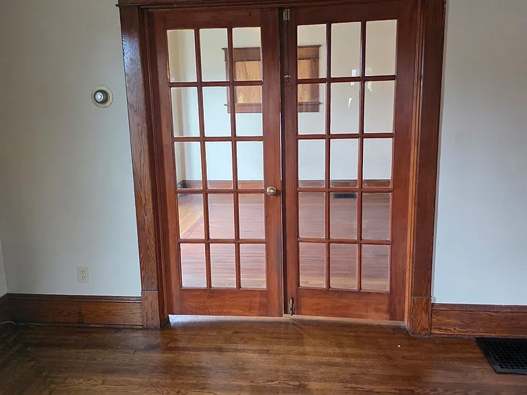 239 Burt Ave — Photo 10