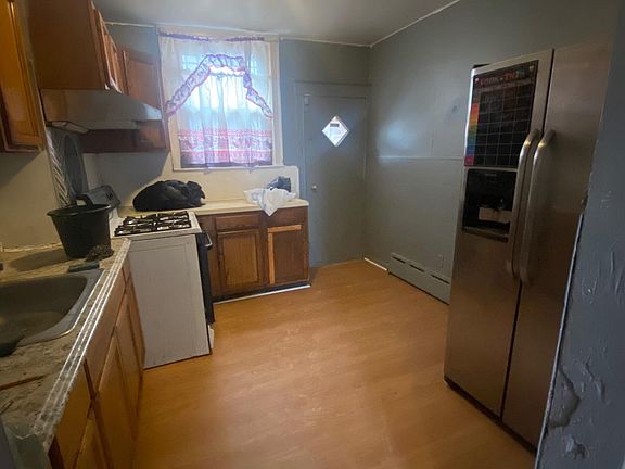 3rd image of 786 Smylie Rd