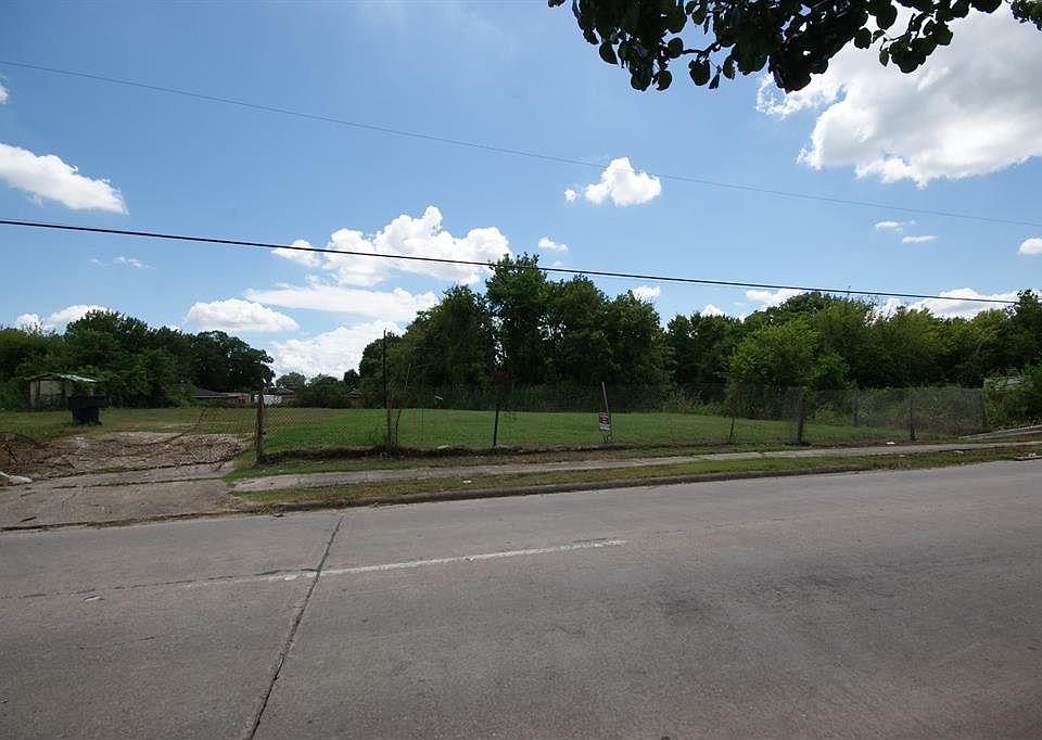 1st image of 3002 Airport Blvd