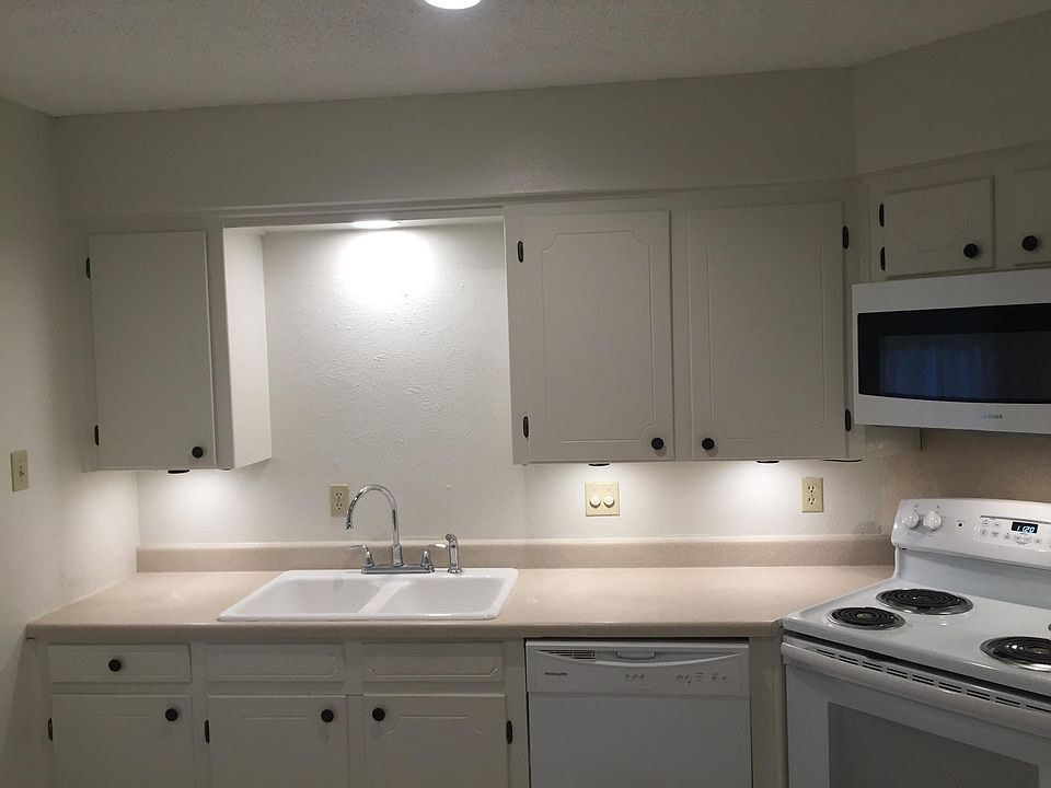 1st image of 511 N Brazos St APT D