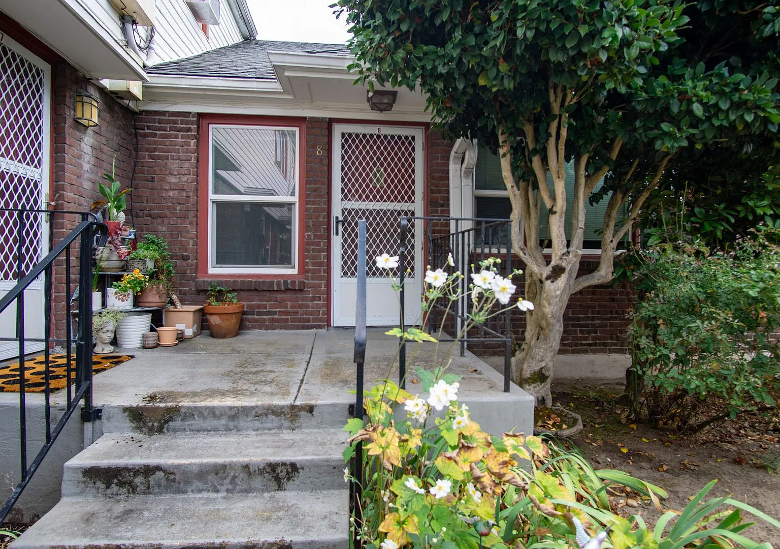 096 - Terry Garden Apartments — Photo 2