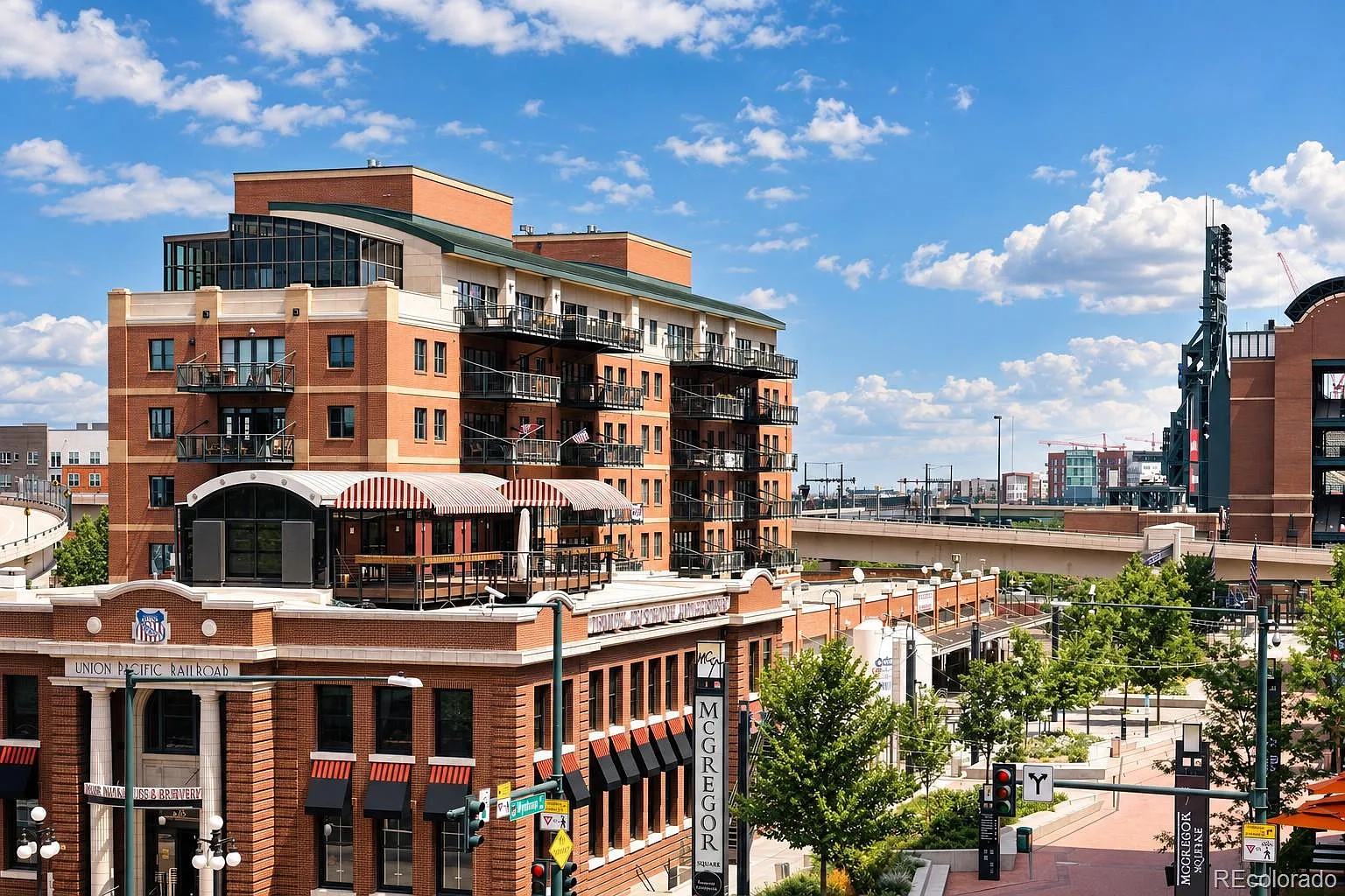 One Wynkoop Plaza — Photo 1