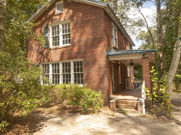 57 Salley Ackerman Dr, Cottageville, SC 29435