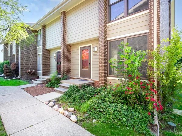 20973 Sherman Ave, Southfield, MI 48033