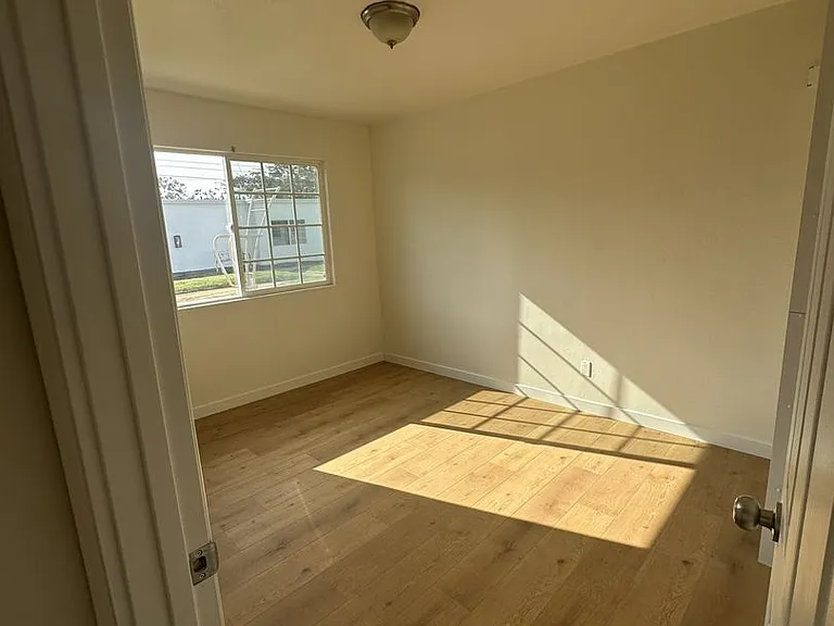 130 Surfside Dr — Photo 5
