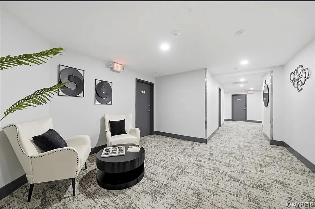 1 bed, 1.0 bath, 884 sqft, $1,600 — Photo 4