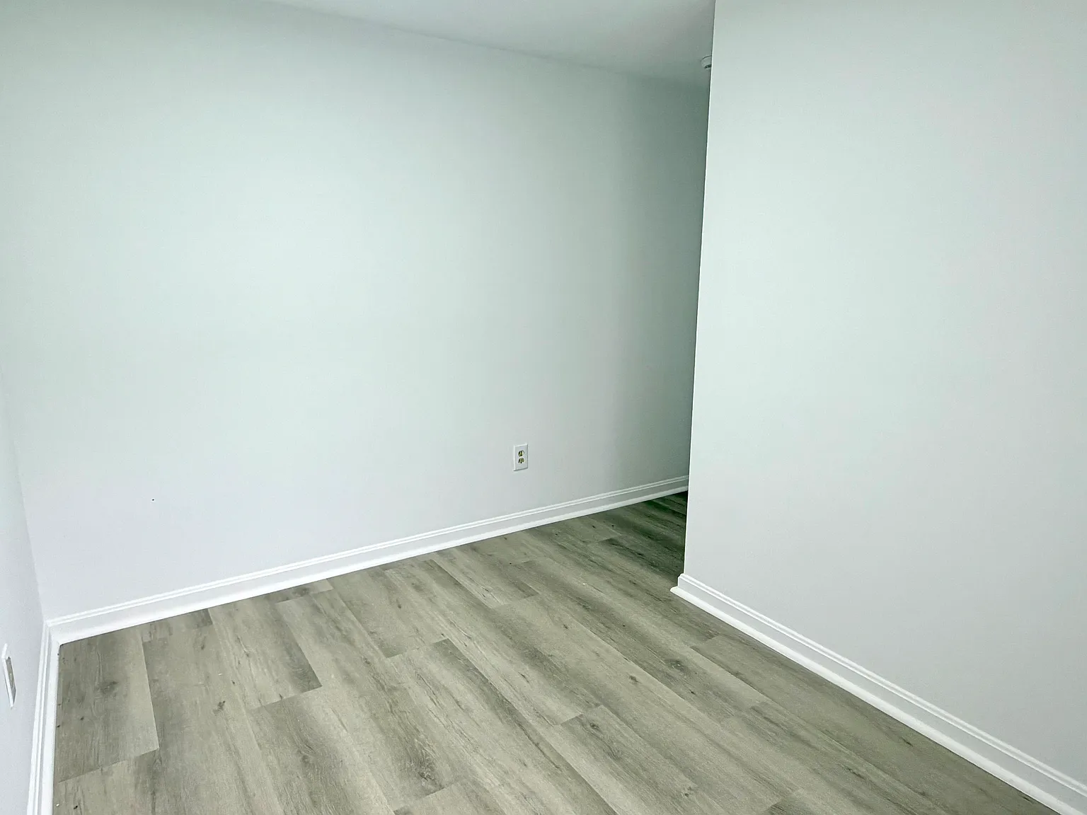 2 bed, 550 sqft, $2,300 — Photo 4