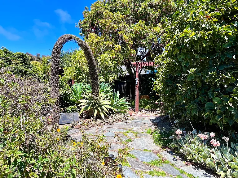 1630 Mariposa St — Photo 14