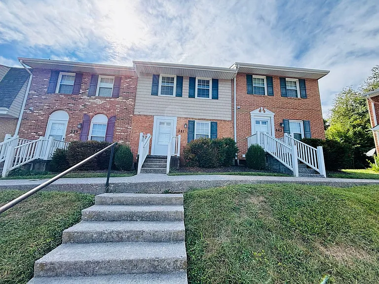 341 New Kent Rd — Photo 4