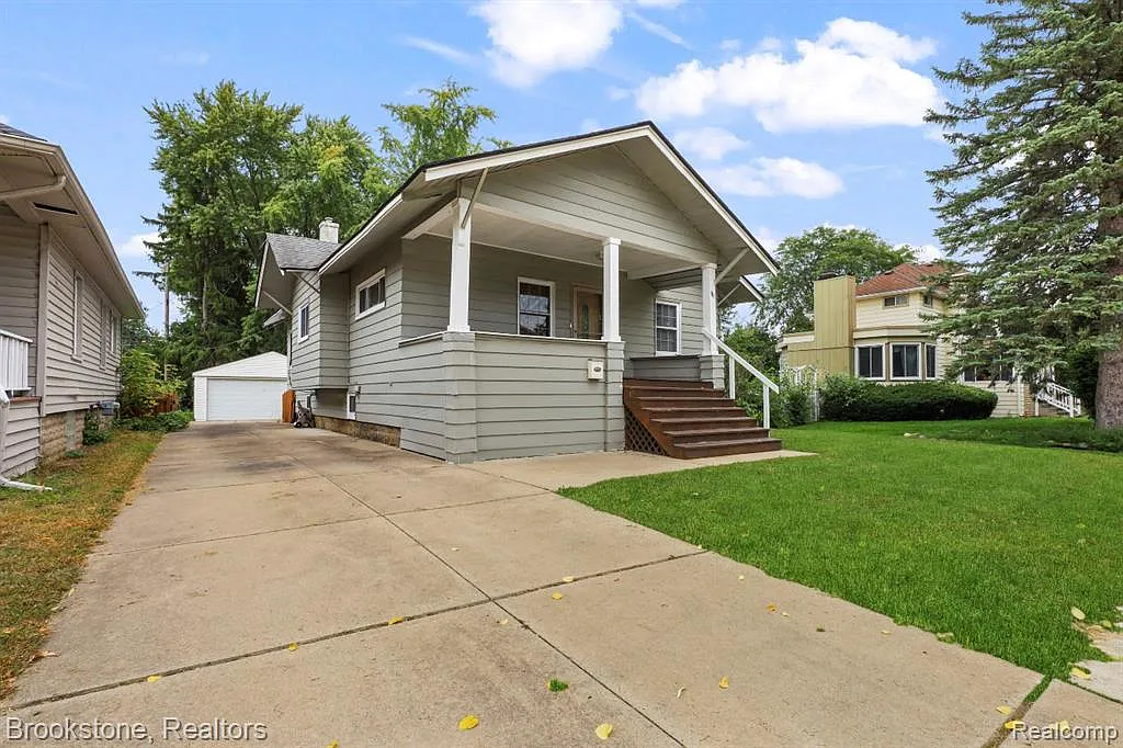 2 bed, 1.0 bath, 1312 sqft, $2,300 — Photo 1