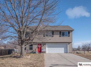 905 S Valley View St, Valley, NE 68064