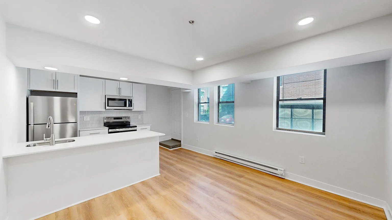 11 Queensberry St — Photo 3