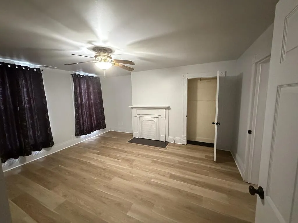 2 bed, 1.0 bath, 852 sqft, $720 — Photo 3