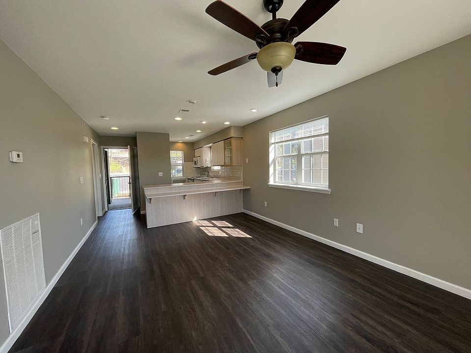 1st image of 545 Valley View Rd #201
