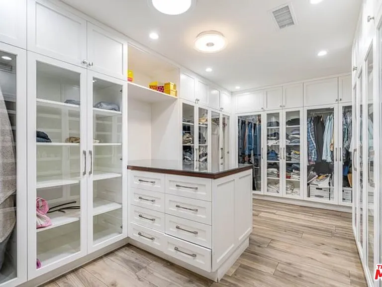 17520 Embassy Dr — Photo 39