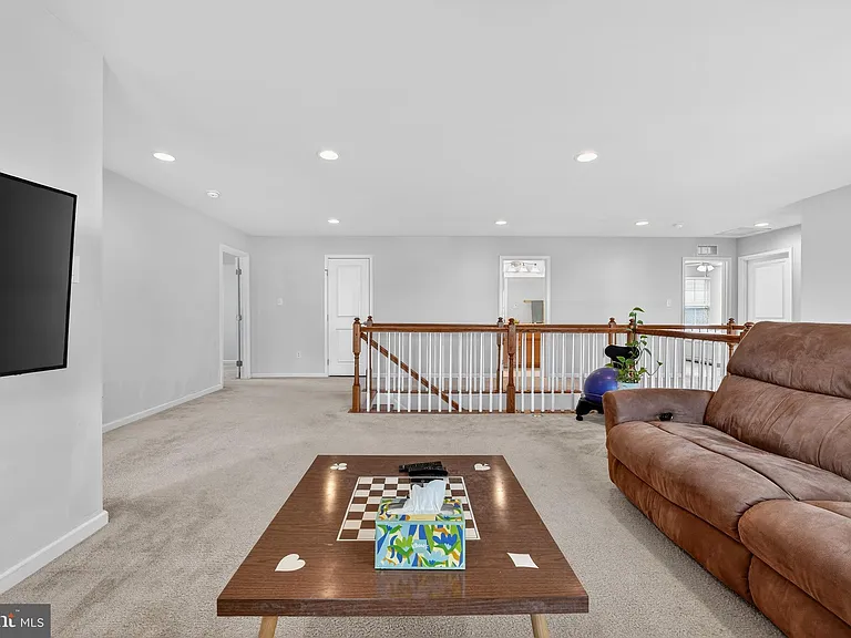 40 Gina Dr — Photo 25