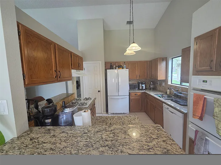 1604 Kimmerling Ln — Photo 5