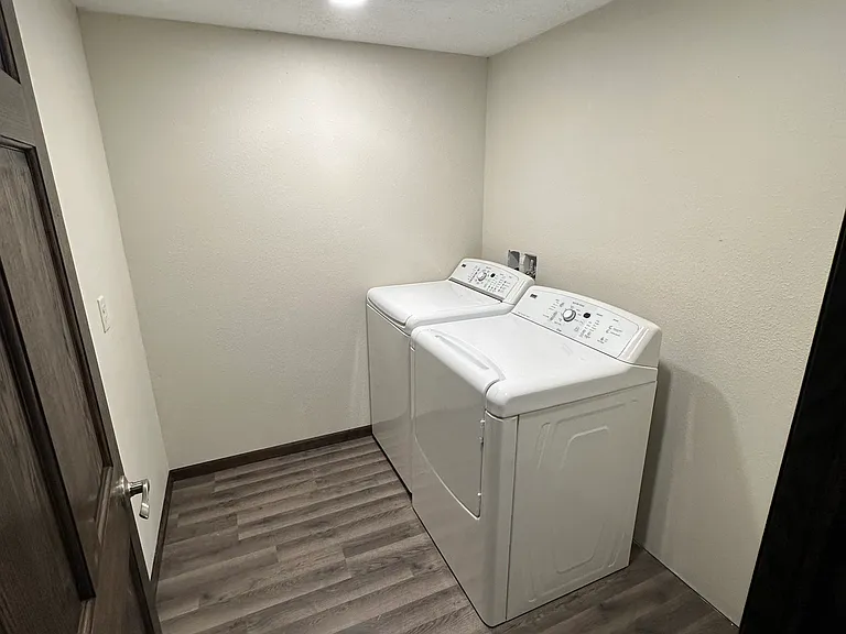 1010 E 3rd St #2 — Photo 6
