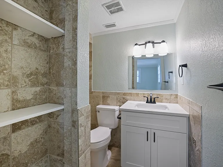 545 Bluebell Rd — Photo 17